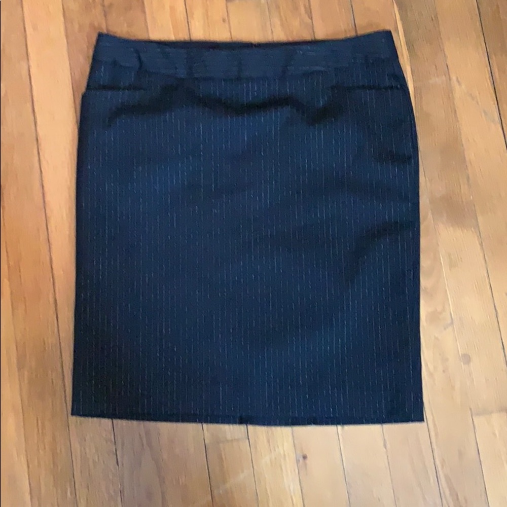 3/$25. Express Editor pinstripe skirt sz 6